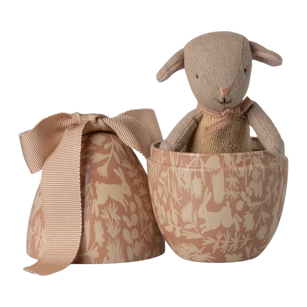 Maileg Easter egg with micro lamb, small - powder – Dilly Dally Kids