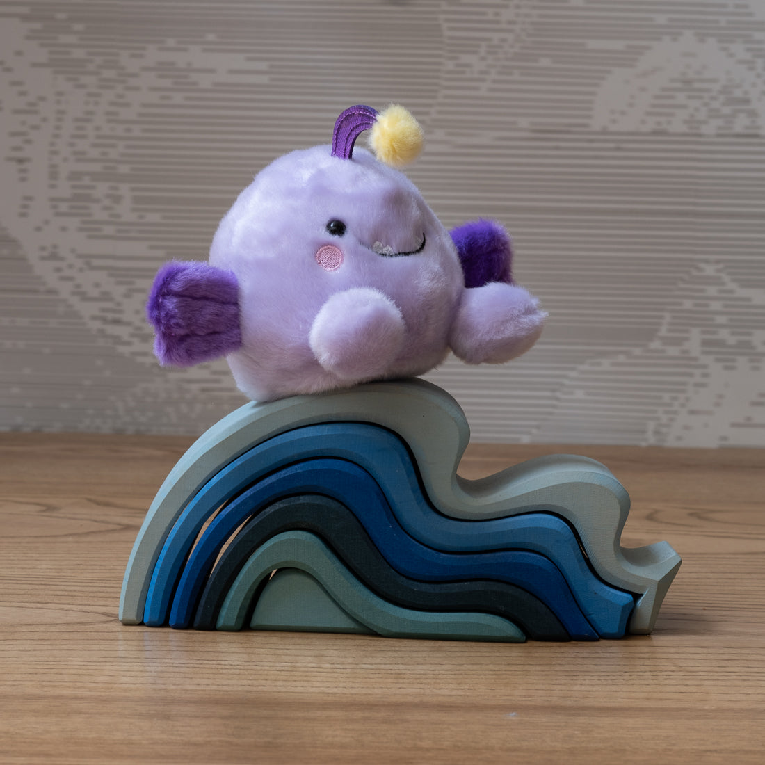 Aurora palm pals blinky angler fish – Dilly Dally Kids