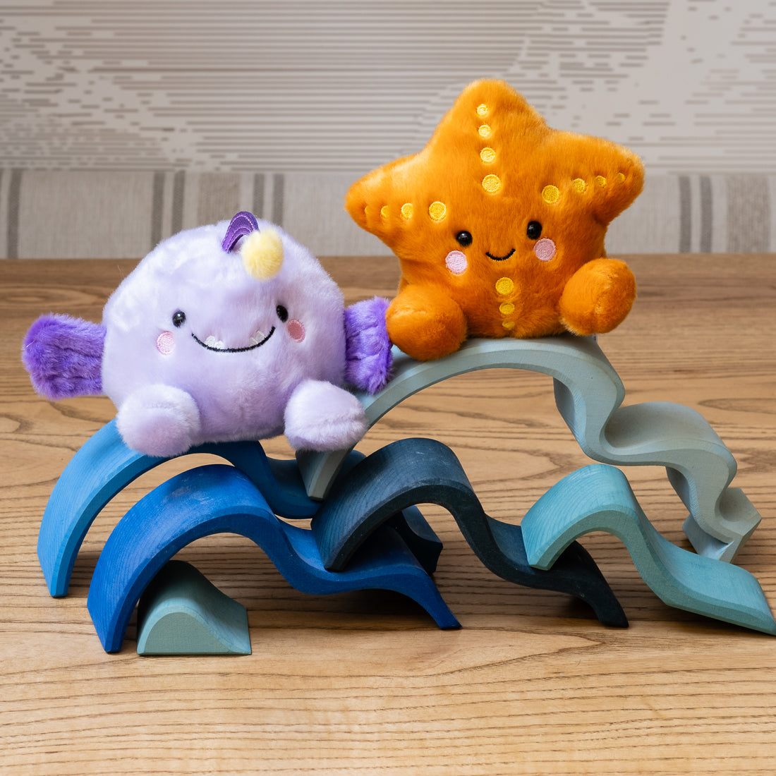 Aurora palm pals blinky angler fish – Dilly Dally Kids