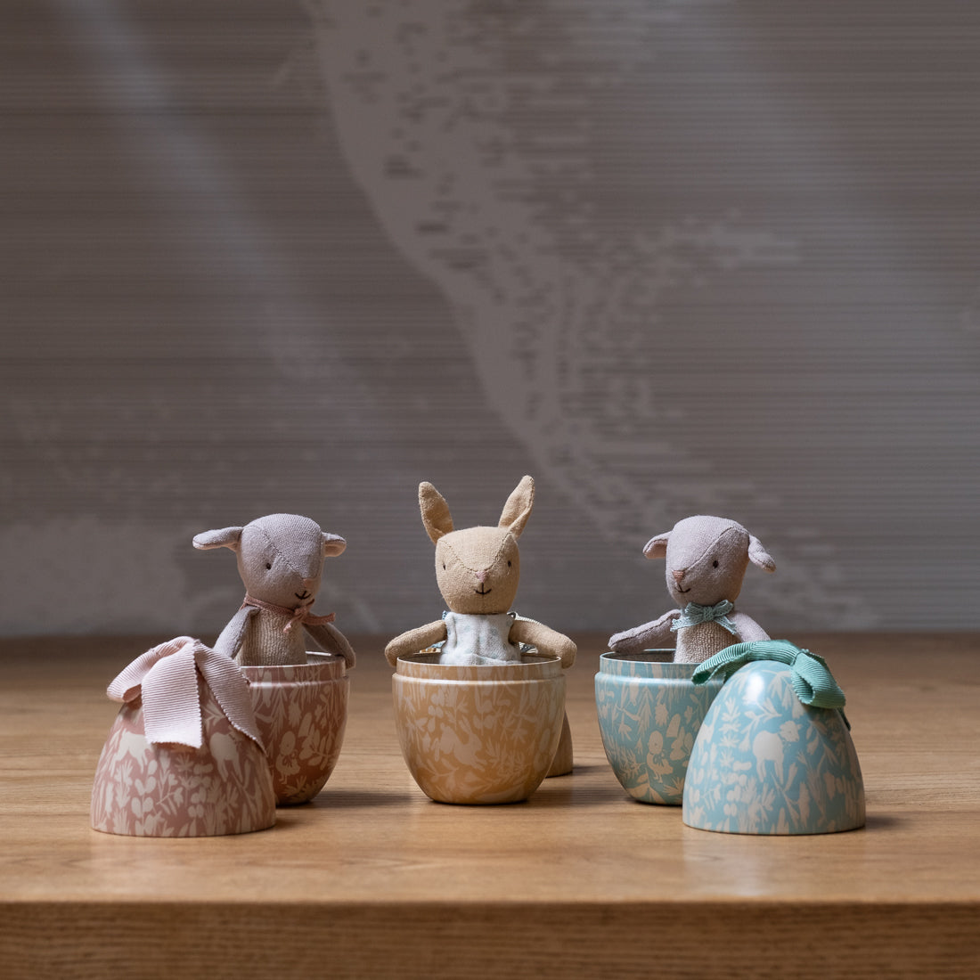 Maileg easter egg with micro lamb, small - dusty mint – Dilly