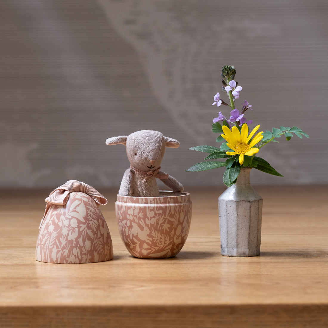 Maileg Easter egg with micro lamb, small - powder – Dilly Dally Kids