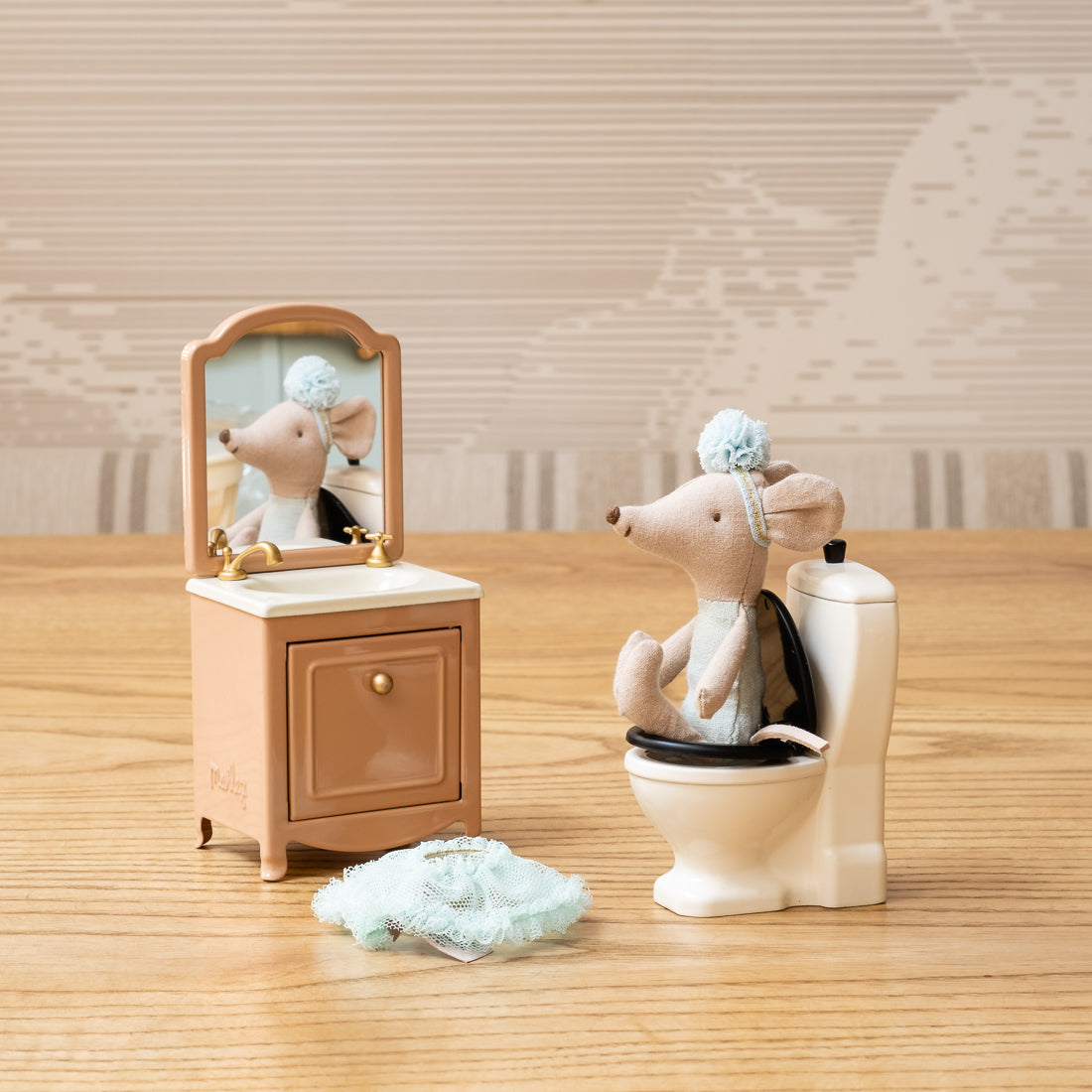 Maileg toilet for mice 2024 – Dilly Dally Kids