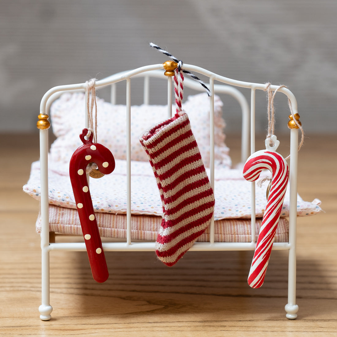 Maileg metal ornament sugar cane - stripe – Dilly Dally Kids