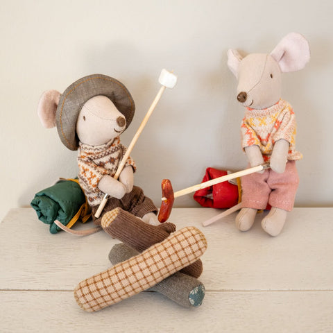 Hiker Mouse - Big Brother - S23 main image 0