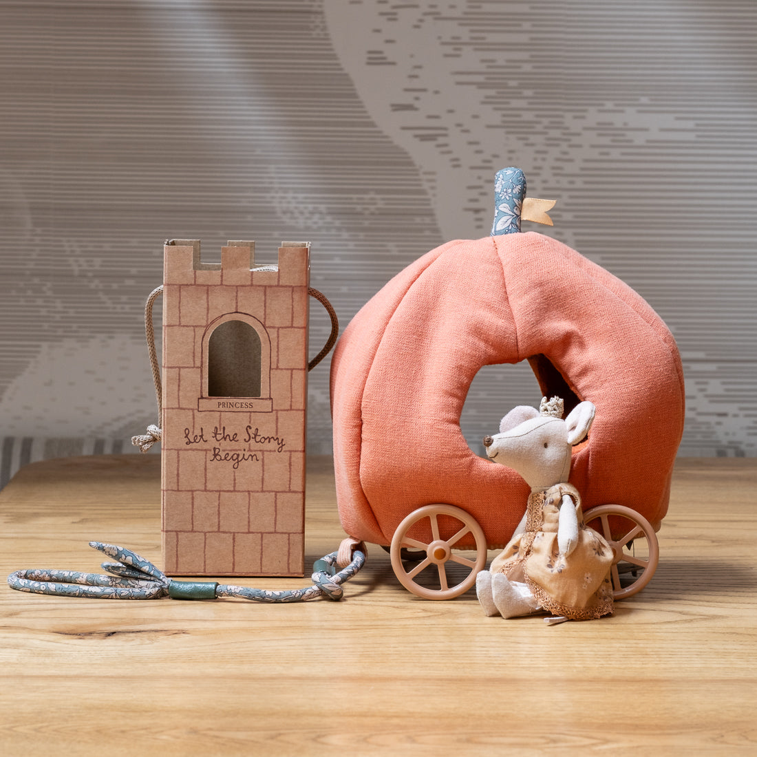 Maileg pumpkin carriage, mouse – Dilly Dally Kids