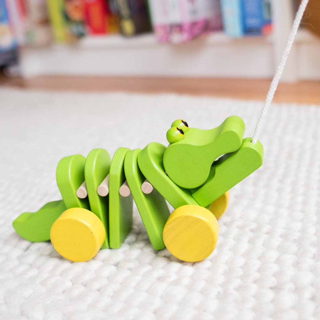 Wooden alligator cheap pull toy