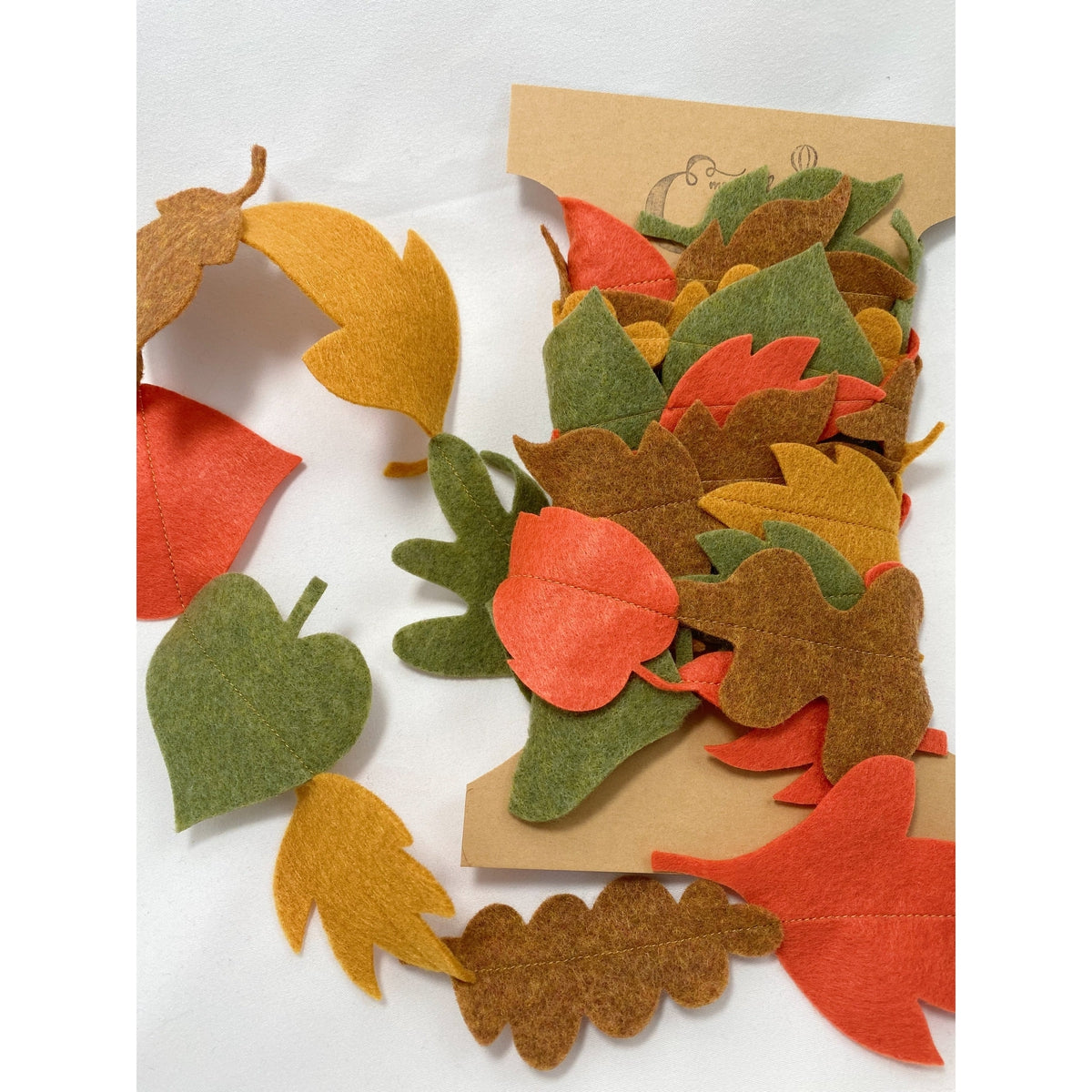 Emerald & Ginger fall felt leaf garland – Dilly Dally Kids