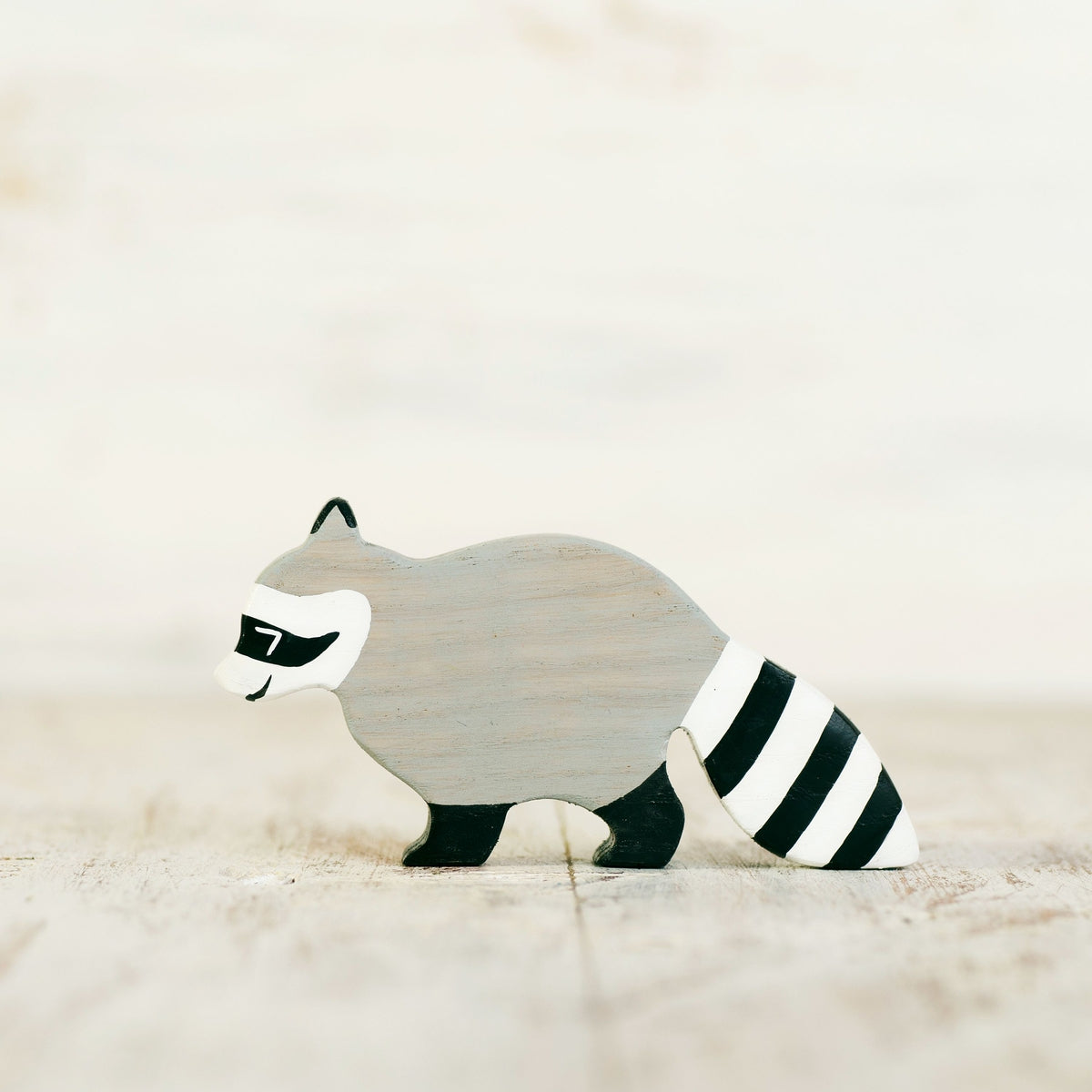 Wooden raccoon hot sale