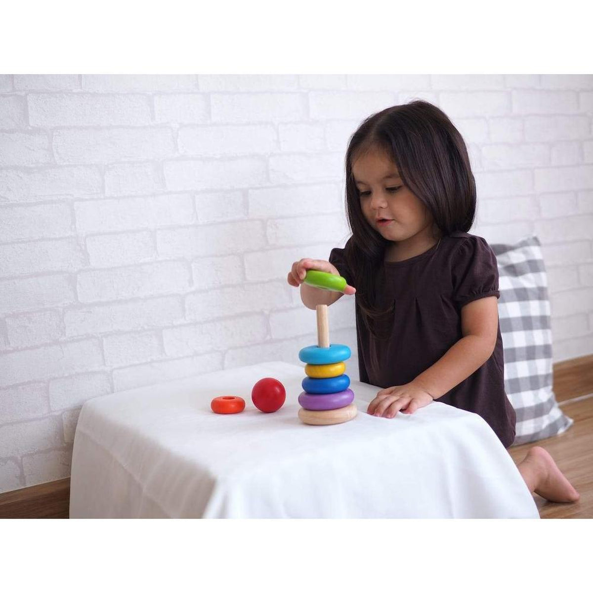 Amazon.com: PlanToys Wooden 8 Piece Sorting and Stacking Ring Toy (5124) |  Rainbow Color Collection |Sustainably Made from Rubberwood and Non-Toxic  Paints and Dyes : Toys & Games