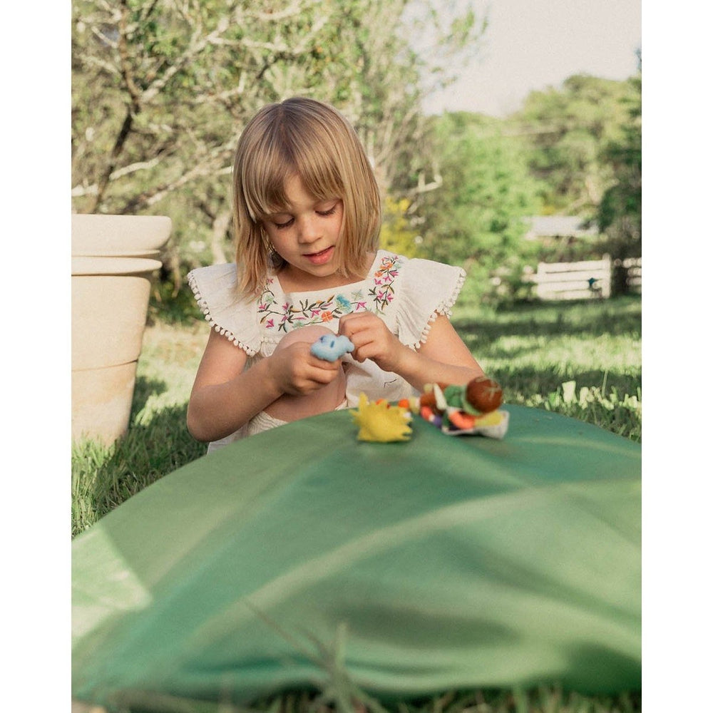 Sarah's Silks Earth playsilks – Dilly Dally Kids